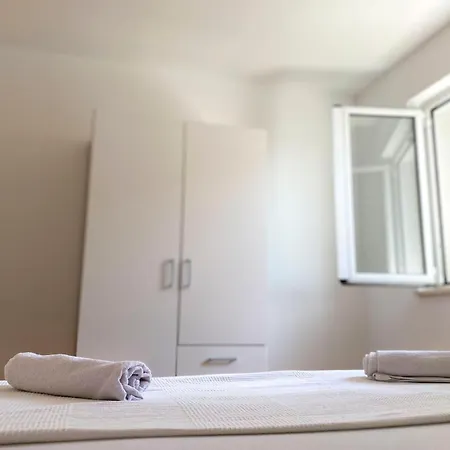 Central Apartment Makarska